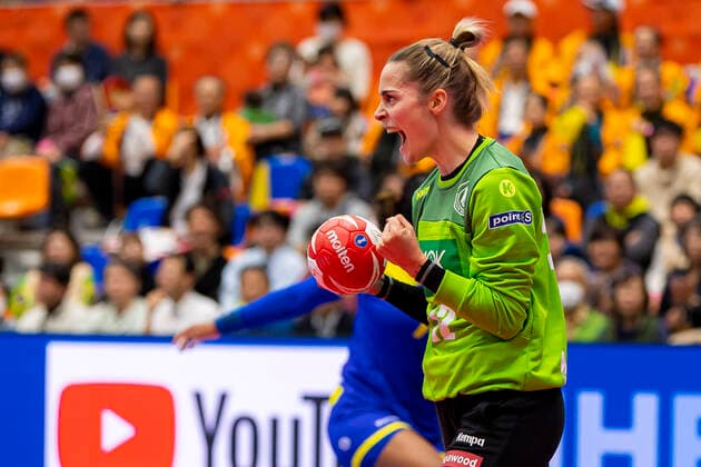 Handball, Women WM 2019, preliminary round, Group B, 1 matchday , Germany Brazil Goalkeeper Dinah Eckerle Germany SG BBM Bietigheim Jubel Freude Emotion Yamaga City Overall Gymnasium Kumamoto Japan