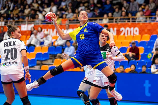 Handball, Women WM 2019, preliminary round, Group B, 1 matchday , Germany Brazil v li Emily Boelk Bölk Germany Thueringer HC , Eduarda Amorim Taleska Brazil Yamaga City Overall Gymnasium Kumamoto Japan
