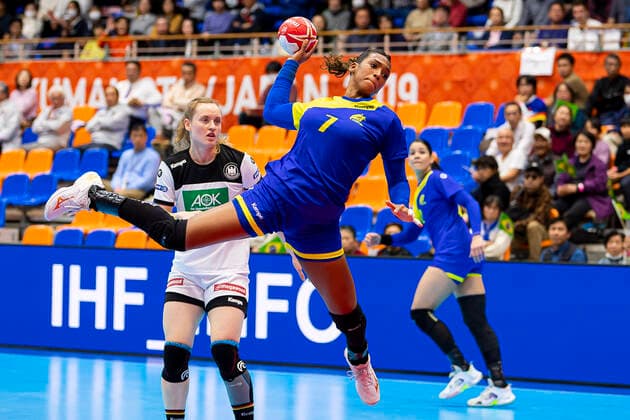 Handball, Women WM 2019, preliminary round, Group B, 1 matchday , Germany Brazil Tamires Araujo Brazil Yamaga City Overall Gymnasium Kumamoto Japan