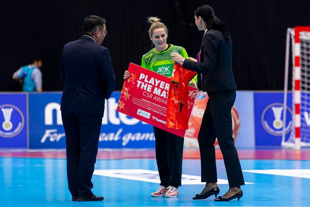 Handball, Women WM 2019, preliminary round, Group B, 1 matchday , Germany Brazil goalkeeper Dinah Eckerle Germany SG BBM Bietigheim player of the match Yamaga City Overall high school Kumamoto Japan