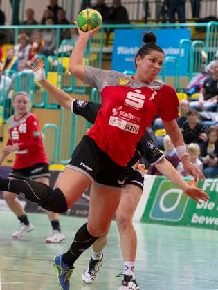 Frankfurt Oder , 30 11 2019 FHC vs MTV Heide 36 31 Kamola Szczecina hits in this scene for the FHC She scored 3 goals in this game for the FHC