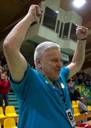 Frankfurt Oder , 30 11 2019 FHC vs MTV Heide 36 31 a cheering FHC coach, Dietmar Schmidt