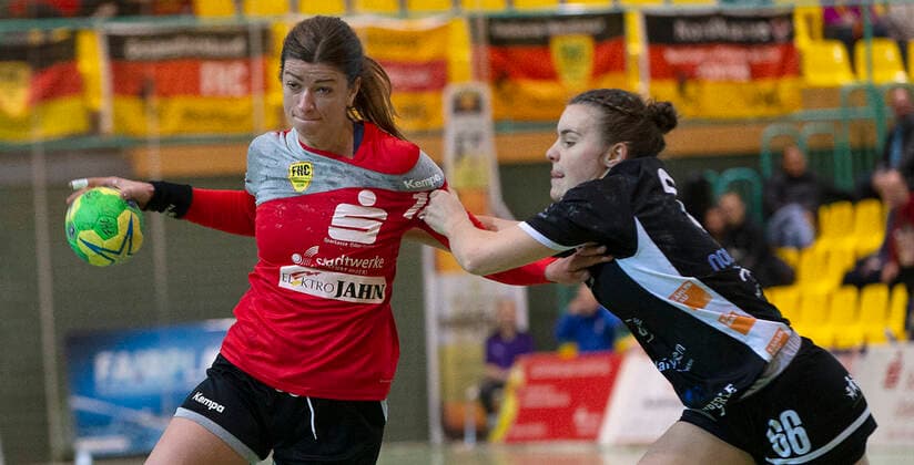 Frankfurt Oder , 30 11 2019 FHC vs MTV Heide 36 31 Monika Odrowska in duel with Heider Leonie Thomsen