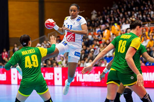 Handball, Womens World Cup 2019, preliminary round, Group B, 2nd matchday , Brazil France v li Patricia Matieli Machado Brazil , Estelle Nze Minko France Yamaga City Overall High School Kumamoto Japan