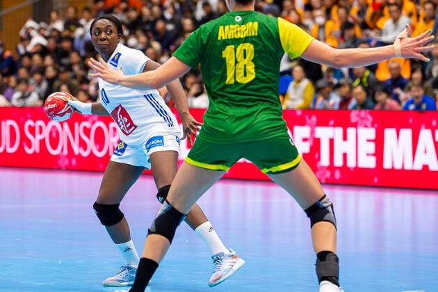 Handball, Women WM 2019, preliminary round, Group B, 2 matchday , Brazil France v li Grace Zaadi Deuna France , Eduarda Amorim Taleska Brazil Yamaga City Overall Grammar School Kumamoto Japan