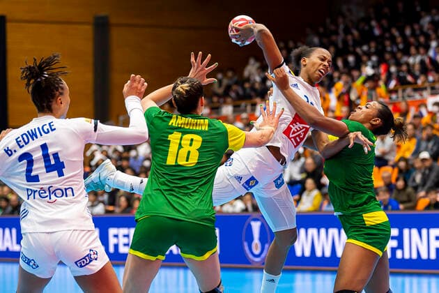 Handball, Womens World Cup 2019, preliminary round, Group B, 2 matchday , Brazil France v li Beatrice Edwige France , Eduarda Amorim Taleska Brazil , Orlane Kanor France , Tamires Araujo Brazil Yamaga City Overall High School Kumamoto Japan