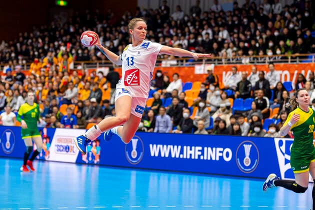 Handball, Womens World Cup 2019, preliminary round, Group B, 2 matchday , Brazil France Manon Houette France Yamaga City Overall Gymnasium Kumamoto Japan