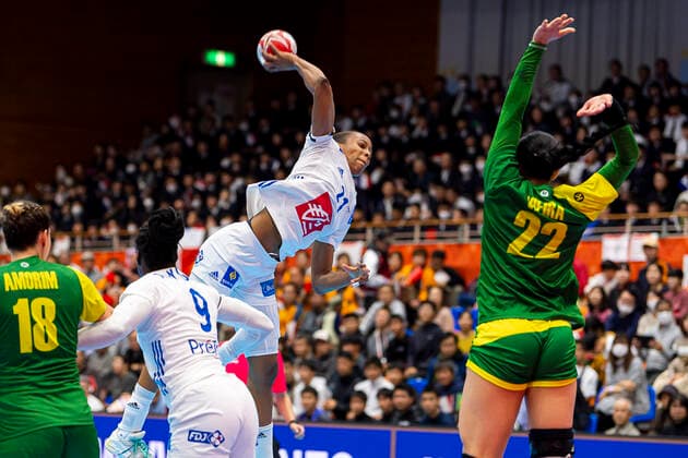 Handball, Womens World Cup 2019, preliminary round, Group B, 2 matchday , Brazil France v li Eduarda Amorim Taleska Brazil , Astride N Gouan France , Orlane Kanor France , Samara Vieira Brazil Yamaga City Overall High School Kumamoto Japan