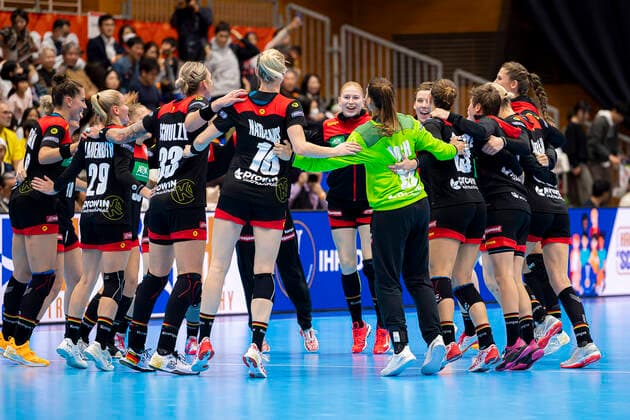 Handball, Women WM 2019, preliminary round, group B, 2 matchday , Australia Germany the team of Germany, final cheer final cheer emotion joy Yamaga City Overall Gymnasium Kumamoto Japan