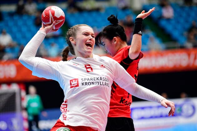 Anne Mette Hansen in action when Denmark meets South Korea, in the preliminary round in Group B, during the Womens Handball World Cup at Kumamoto Prefectural Gymnasium in Japan, Sunday December 1, 2019, Kumamoto Denmark,  Copyright: BoxAmstrupx COP222 spdk20191201-124957-L