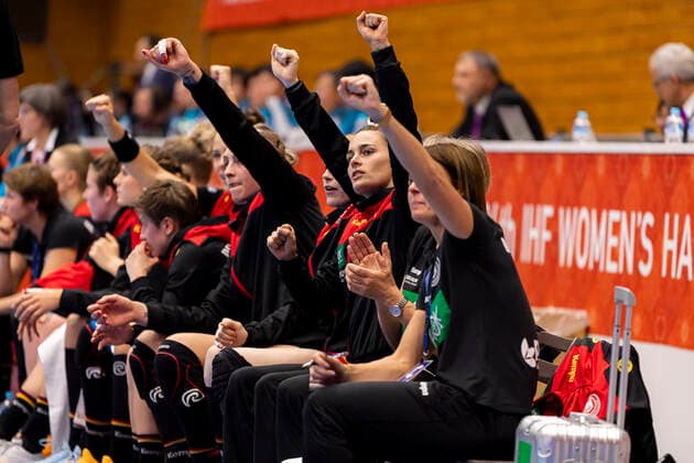 Handball, Women WM 2019, preliminary round, Group B, 2 matchday , Australia Germany Goalkeeper Dinah Eckerle Germany SG BBM Bietigheim Jubel Freude Emotion Yamaga City Overall Gymnasium Kumamoto Japan