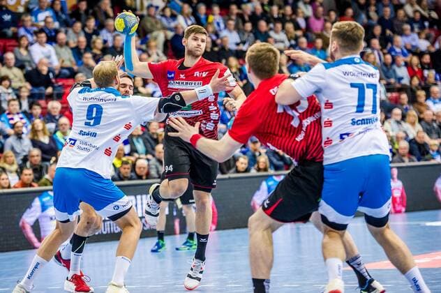 Poehle, Georg HSG Nordhorn Lingen 94 Spaeth, Manuel TVB Stuttgart 9 TVB 1898 Stuttgart HSG Nordhorn Lingen HBL LIQUI MOLY 1 Handball BundesligaSCHARRena Stuttgart Baden Wuerttemberg Germany 01 12 19 Handball 15 Spieltag , Baden Wuerttemberg Germany