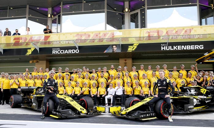 Motorsports: FIA Formula One World Championship, WM, Weltmeisterschaft 2019, Grand Prix of Abu Dhabi, 3 Daniel Ricciardo (AUS, Renault F1 Team), 27 Nico Hulkenberg (GER, Renault F1 Team), Abu Dhabi United Arab Emirates