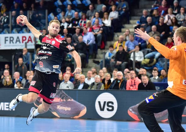 01 12 2019 Handball 1 Bundesliga LIQUI MOLY HBL Season 2019 2020 16 Matchday HC Erlangen Metropolitan Region Nuremberg HCE HSG Wetzlar OGo Petter Overby 9, HC Erlangen HCE Till Klimpke 11, HSG Wetzlar