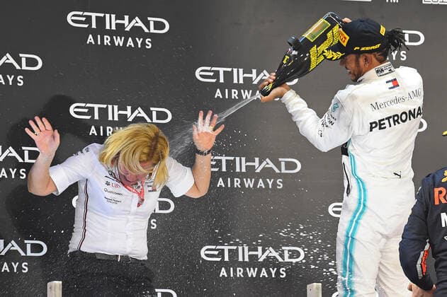 01 12 2019, xekx, Motorsport FIA, Formula 1 Abu Dhabi Grand Prix 2019 emspor, 1 place, winner, Lewis Hamilton Mercedes AMG Petronas splashes rose water on Britta Seeger Member of the Board of Daimler AG DFL DFB REGULATIONS PROHIBIT ANY USE OF PHOTOGRAPHS as IMAGE SEQUENCES and or QUASI VIDEO Abu Dhabi eel-fotografie Eberhard Krieger