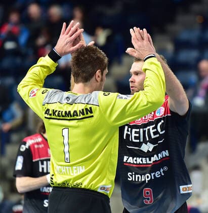 01 12 2019 Handball 1 Bundesliga LIQUI MOLY HBL Season 2019 2020 16 Matchday HC Erlangen Metropolitan Region Nuremberg HCE HSG Wetzlar OGo Carsten Lichtlein 1, HC Erlangen HCE Petter Overby 9, HC Erlangen HCE clap together