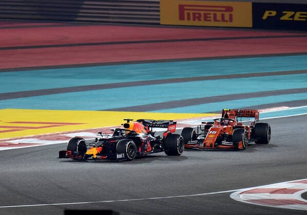 FORMULA 1 ETIHAD AIRWAYS ABU DHABI GRAND PRIX 2019 01 12 2019, Yas Marina Circuit, Abu Dhabi, FORMULA 1 ETIHAD AIRWAYS ABU DHABI GRAND PRIX 2019 , in the picture overtaking by Max Verstappen NEL 33 , Aston Martin Red Bull Racing to Charles Leclerc MCO 16 , Scuderia Ferrari Mission Winnow nordphotoxBratic nph00250