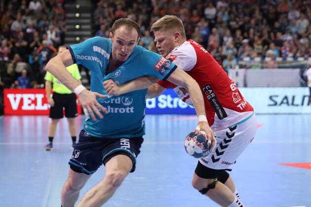 SG Flensburg Handewitt vs. Aalborg Handbold, Handball, EHF Champions League Group Phase, 01 12 19 Flensburg Holger Glandorf SG Flensburg Handewitt, 09 against Sebastian Barthold Aalborg Handbold, 06 Copyright: xBEAUTIFULxSPORTS MarioxM.xKobergx