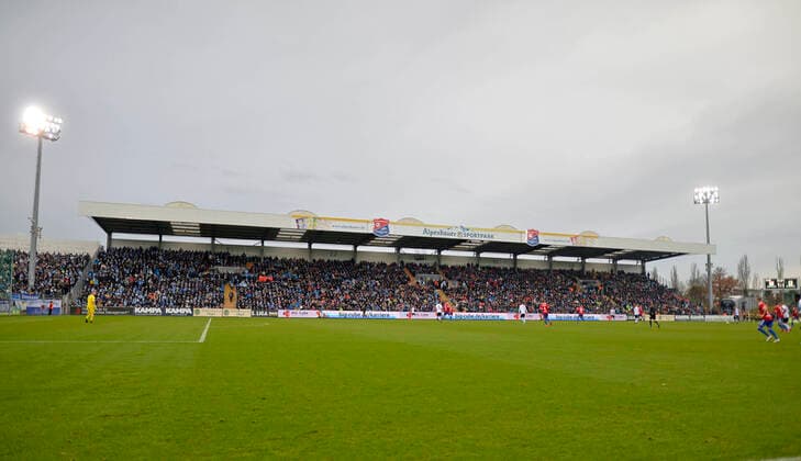 01 12 2019, Football 3 Bundesliga 2019 2020, 17 Matchday, SpVgg Unterhaching TSV 1860 Munich, in the Sportpark Unterhaching, Gegentribüne in the Sportpark DFL and DFB regulations prohibit any use of photographs as image sequences and or quasi video