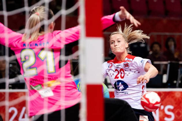 191202 Marit Roberg Jacobsen of Norway during the Women s World Handball Championship game between Slovenia and Norway on December 2, 2019 in Kumamoto Photo Daniel Stiller Bildbyran kod DS 59409 bbeng dam women handball handboll world handball championship 2019 norway norge handball vm slovenia slovenien,  Copyright: DANIELxSTILLER BB191202DS016