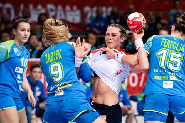 191202 Kari Brattset of Norway during the Women s World Handball Championship game between Slovenia and Norway on December 2, 2019 in Kumamoto Photo Daniel Stiller Bildbyran kod DS 59409 bbeng dam women handball handboll world handball championship 2019 norway norge handball vm slovenia slovenien,  Copyright: DANIELxSTILLER BB191202DS017