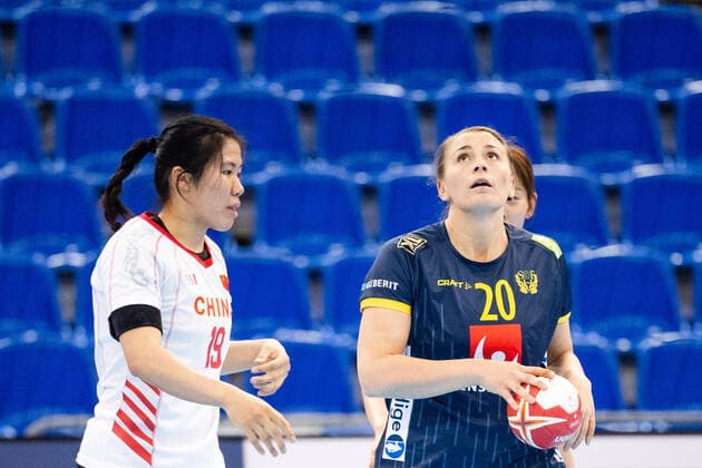 191202 Isabelle Gullden of Sweden looks dejected during the Women s World Handball Championship match between China and Sweden on December 2, 2019 in Kumamoto Photo Ludvig Thunman BILDBYRAN kod LT 35690 bbeng dam women handball handboll world handball championship 2019 sverige sweden china kina depp,  Copyright: LUDVIGxTHUNMAN BB191202LT017