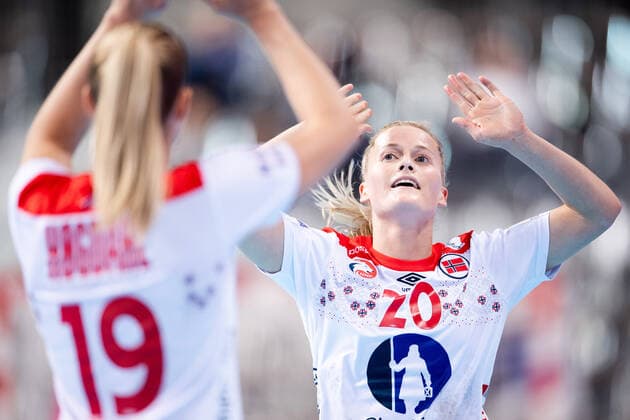 191202 Moa Hogdahl and Marit Roberg Jacobsen of Norway celebrate during the Women s World Handball Championship game between Slovenia and Norway on December 2, 2019 in Kumamoto Photo Daniel Stiller Bildbyran kod DS 59409 bbeng dam women handball handboll world handball championship 2019 norway norge handball vm slovenia slovenien jubel,  Copyright: DANIELxSTILLER BB191202DS038