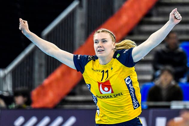 191203 Johanna Forsberg of Sweden celebrate during the Women s World Handball Championship match between Sweden and Japan on December 3, 2019 in Kumamoto Photo Ludvig Thunman BILDBYRAN kod LT 35691 bbeng dam women handball handboll world handball championship 2019 sverige sweden japan jubel celebration,  Copyright: LUDVIGxTHUNMAN BB191203LT062