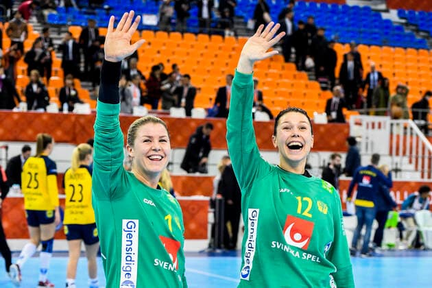 191203 goalkeeper Martina Thörn and goalkeeper goalkeeper Filippa Idehn of Sweden after the Womens World Handball Championship match between Sweden and Japan on December 3, 2019 in Kumamoto Photo Ludvig Thunman BILDBYRAN code LT 35691 bbeng dam women handball handball world handball championship 2019 sweden sweden japan,  Copyright: LUDVIGxTHUNMAN BB191203LT073