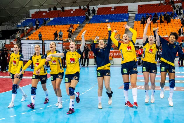 191203 Carin Strömberg, Marie Wall, Linn Blohm, Johanna Forsberg and Jamina Roberts of Sweden celebrate after the Women s World Handball Championship match between Sweden and Japan on December 3, 2019 in Kumamoto Photo Ludvig Thunman BILDBYRAN kod LT 35691 bbeng dam women handball handboll world handball championship 2019 sverige sweden japan jubel celebration,  Copyright: LUDVIGxTHUNMAN BB191203LT075