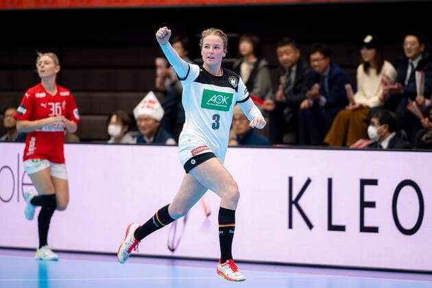 Handball, Women WM 2019, preliminary round, Group B, 3 matchday , Denmark Germany Amelie Berger Germany Bietigheim Jubel Freude Emotion Torjubel Torschuetze Torschuetze Torschütze Kumamoto Kumamoto Prefectural Gymnasium Kumamoto Japan