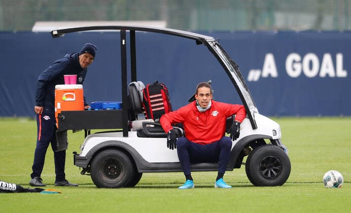 RB Leipzig Training Fussball Leipzig, 03 12 2019, RBL Trainingszentrum, Fussball, 1 Bundesliga , RB Training Training , In the picture v l athletics coach Frank Roßner Rossner and Yussuf Poulsen ,