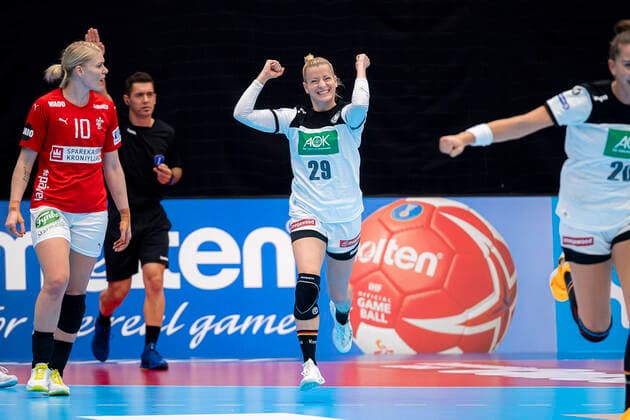 Handball, Women WM 2019, Preliminary Round, Group B, 3 Matchday , Denmark Germany v li Kathrine Heindahl Denmark , Antje Lauenroth Germany Bietigheim Jubel Freude Emotion Kumamoto Kumamoto Prefectural Gymnasium Kumamoto Japan