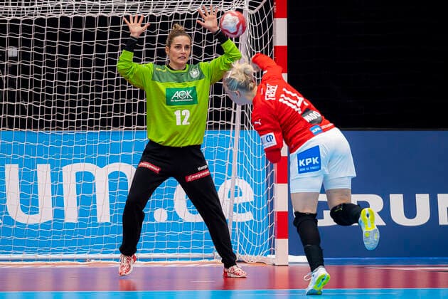 Handball, Women WM 2019, Preliminary Round, Group B, 3 Matchday , Denmark Germany Goalkeeper Dinah Eckerle Germany SG BBM Bietigheim , Lotte Grigel Denmark Kumamoto Kumamoto Prefectural Gymnasium Kumamoto Japan