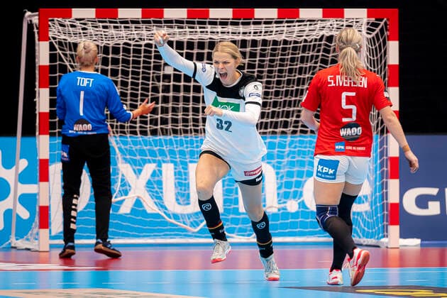 Handball, Women WM 2019, preliminary round, Group B, 3 matchday , Denmark Germany v li Torhueterin Sandra Toft Denmark , Evgenija Minevskaja Germany Brest , Sarah Iversen Denmark Kumamoto Kumamoto Prefectural Gymnasium Kumamoto Japan