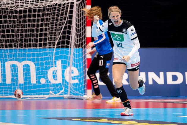 Handball, Women WM 2019, preliminary round, group B, 3 matchday , Denmark Germany Evgenija Minevskaja Germany Brest Kumamoto Kumamoto Prefectural Gymnasium Kumamoto Japan