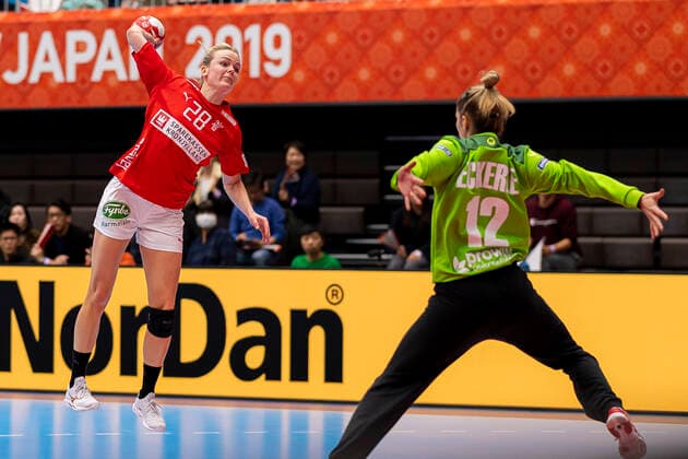 Handball, Women WM 2019, Preliminary Round, Group B, 3 Matchday , Denmark Germany v left Stine Jorgensen Denmark , Goalkeeper Dinah Eckerle Germany SG BBM Bietigheim Kumamoto Kumamoto Prefectural Gymnasium Kumamoto Japan