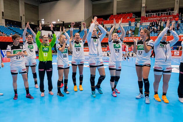 Handball, Womens World Cup 2019, preliminary round, Group B, 3 matchday , Denmark Germany v li Ina Grossmann Germany Thueringer HC , Julia Behnke Germany Rostov Don , Torhueterin Dinah Eckerle Germany SG BBM Bietigheim , Jenny Behrend Germany VfL Oldenburg , Emily Boelk Bölk Germany Thueringer HC , Luisa Schulze Germany Bietigheim , Maren Weigel Germany Metzingen , Alicia Stolle Germany Thueringer HC Kumamoto Kumamoto Prefectural Gymnasium Kumamoto Japan