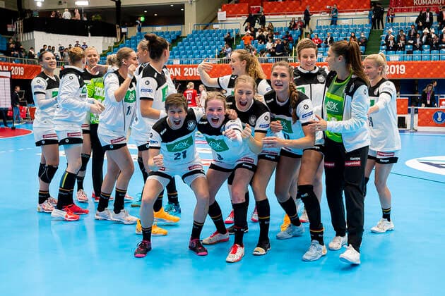 Handball, Women WM 2019, preliminary round, Group B, 3 matchday , Denmark Germany Ina Grossmann Germany Thueringer HC , Amelie Berger Germany Bietigheim , Jenny Behrend Germany VfL Oldenburg , Alicia Stolle Germany Thueringer HC Jubel Freude Emotion Kumamoto Kumamoto Prefectural Gymnasium Kumamoto Japan