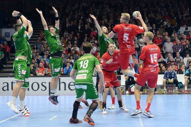 Julius Kuehn MT Melsungen at litter Frederik Simak Fuechse Berlin L in block, defence, Lasse Mikkelsen MT Melsungen R , GER, MT Melsungen Fuechse Berlin, Handball, DHB Cup, 03 12 2019, GER, MT Melsungen Fuechse Berlin, Handball, DHB Cup Men, 03 12 2019 Kassel Copyright: xSippel xEibner-Pressefotox EP_rsl