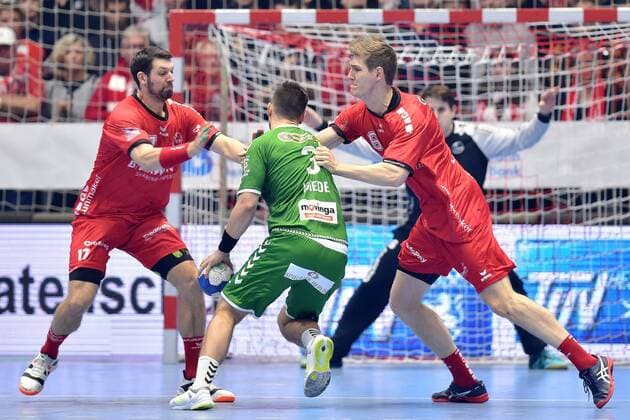 Fabian Wiede Fuechse Berlin on the ball , Felix Danner MT Melsungen L and Finn Lemke MT Melsungen R , GER, MT Melsungen Fuechse Berlin, Handball, DHB Cup, 03 12 2019, GER, MT Melsungen Fuechse Berlin, Handball, DHB Cup Men, 03 12 2019 Kassel Copyright: xSippel xEibner-Pressefotox EP_rsl