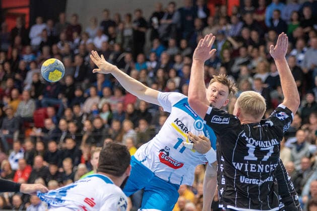 Adam Lönn TVB 1898 Stuttgart and Patrick Wiencek THW Kiel Germany, Stuttgart, 03 12 2019, HaBa, DHB Cup, quarter finals TVB 1898 Stuttgart vs. THW Kiel, SCHARRena