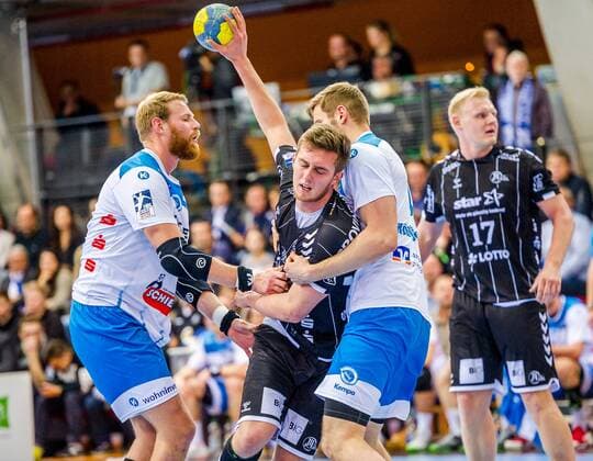 Nikola Bilyk, THW Kiel 53 Spaeth, Manuel TVB Stuttgart 9 Roethlisberger, Samuel TVB Stuttgart 17 Patrick Wiencek, THW Kiel 17 TVB 1898 Stuttgart THW Kiel DHB Cup Quarter Finals HBL 1 Handball Bundesliga SCHARRrena Stuttgart Baden Wuerttemberg Germany at the match in the DHB Cup Quarter Finals, TVB 1898 Stuttgart THW Kiel Stuttgart 03 12 19 Handball DHB Cup , Stuttgart Baden Wuerttemberg Germany