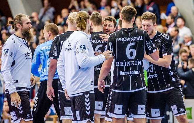 Freude bei Mitte Domagoj Duvnjak, THW Kiel 4 TVB 1898 Stuttgart THW Kiel DHB Cup Quarter Finals HBL 1 Handball Bundesliga SCHARRrena Stuttgart Baden Wuerttemberg Germany at the match in the DHB Cup Quarter Finals, TVB 1898 Stuttgart THW Kiel Stuttgart 03 12 19 Handball DHB Cup , Stuttgart Baden Wuerttemberg Germany