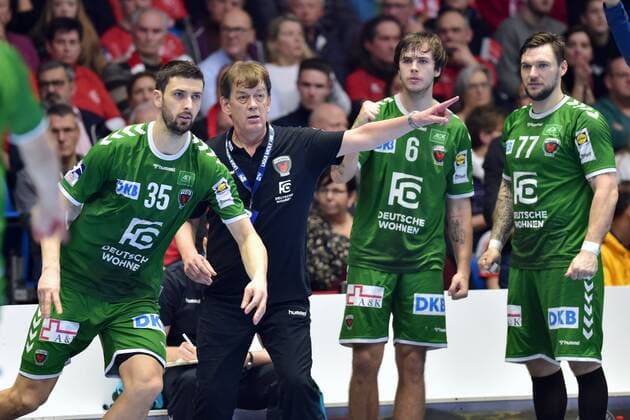 Velimir Petkovic coach Fuechse Berlin M , Marko Kopljar L , Jacob Tandrup Holm and Johan Koch R in front of the bench , GER, MT Melsungen Fuechse Berlin, Handball, DHB Cup, 03 12 2019, GER, MT Melsungen Fuechse Berlin, Handball, DHB Cup Men, 03 12 2019 Kassel Copyright: xSippel xEibner-Pressefotox EP_rsl