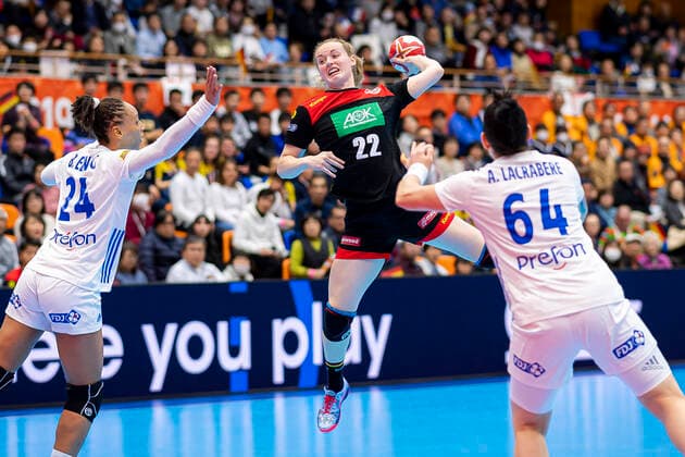 Handball, Women WM 2019, preliminary round, Group B, 4 matchday , Germany France v li Beatrice Edwige France , Maren Weigel Germany Metzingen , Alexandra Lacrabere France Yamaga Yamaga Overall Gymnasium Kumamoto Japan