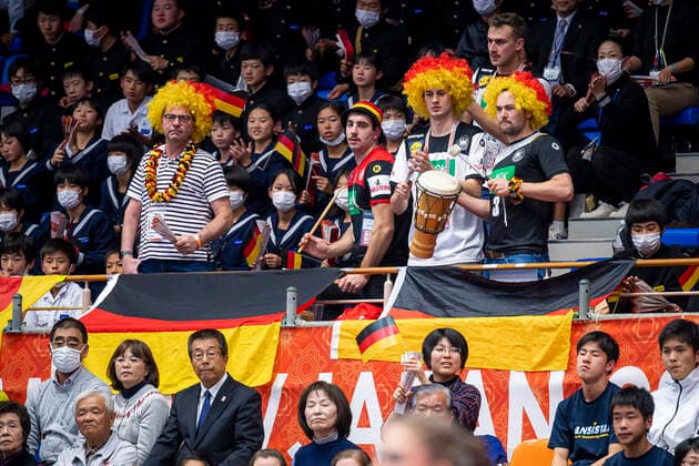 Handball, Women WM 2019, preliminary round, Group B, 4 matchday , Germany France Fan curve Fans Fan block Yamaga Yamaga Overall High school Kumamoto Japan