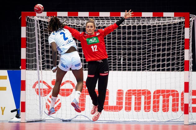 Handball, Women WM 2019, Preliminary Round, Group B, 4 Matchday , Germany France Meline Nocandy France , Goalkeeper Dinah Eckerle Germany SG BBM Bietigheim Yamaga Yamaga Overall High School Kumamoto Japan