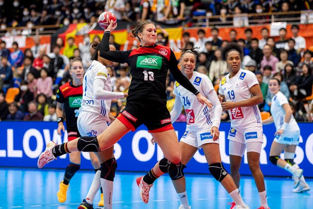 Handball, Women WM 2019, preliminary round, group B, 4 matchday , Germany France Julia Behnke Germany Rostov Don Yamaga Yamaga Overall Gymnasium Kumamoto Japan
