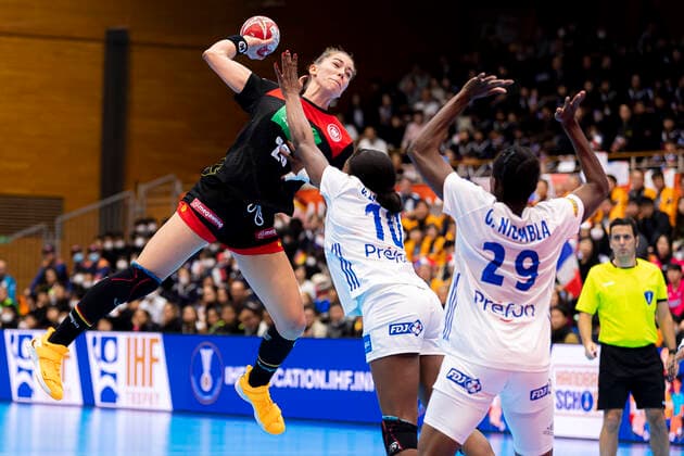 Handball, Womens World Cup 2019, preliminary round, Group B, 4th matchday , Germany France v li Emily Boelk B lk Germany Thueringer HC , Grace Zaadi Deuna France , Gnonsiane Niombla France Yamaga Yamaga Overall High School Kumamoto Japan